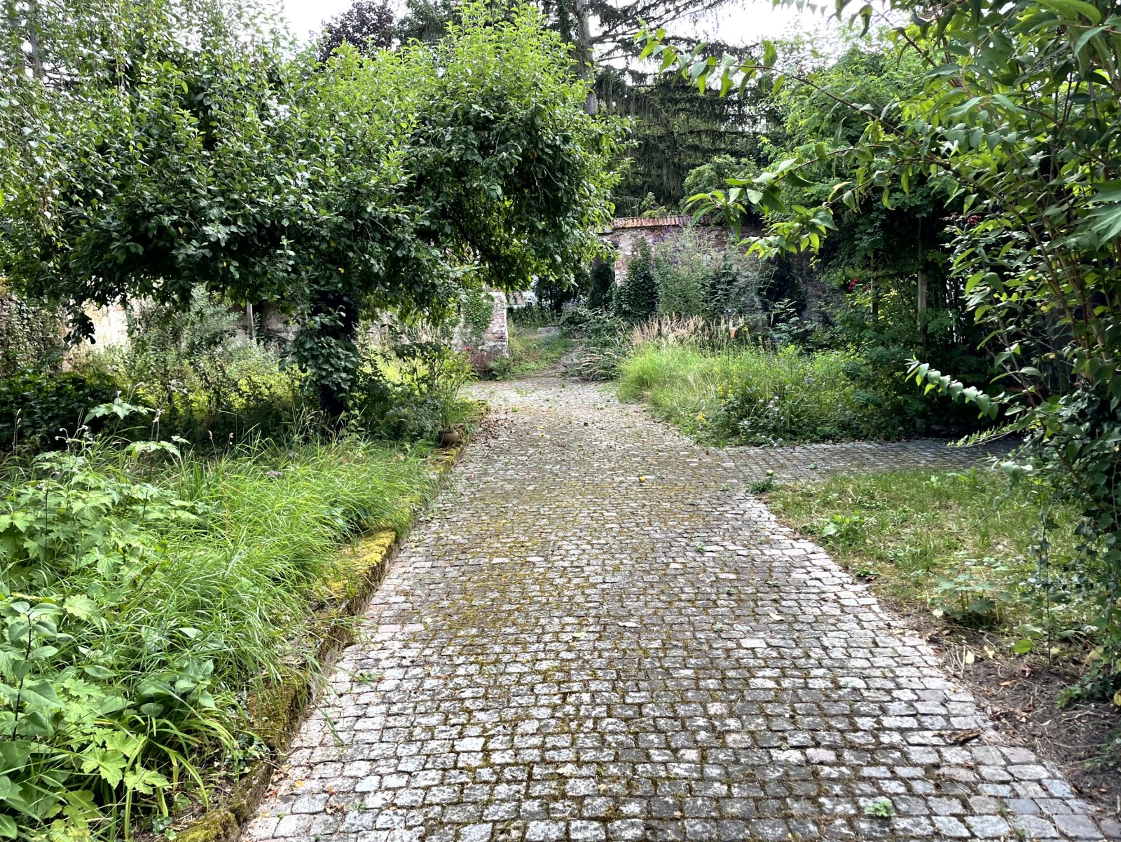 Charmante Hofreite in idyllischer und zentraler Wohnlage