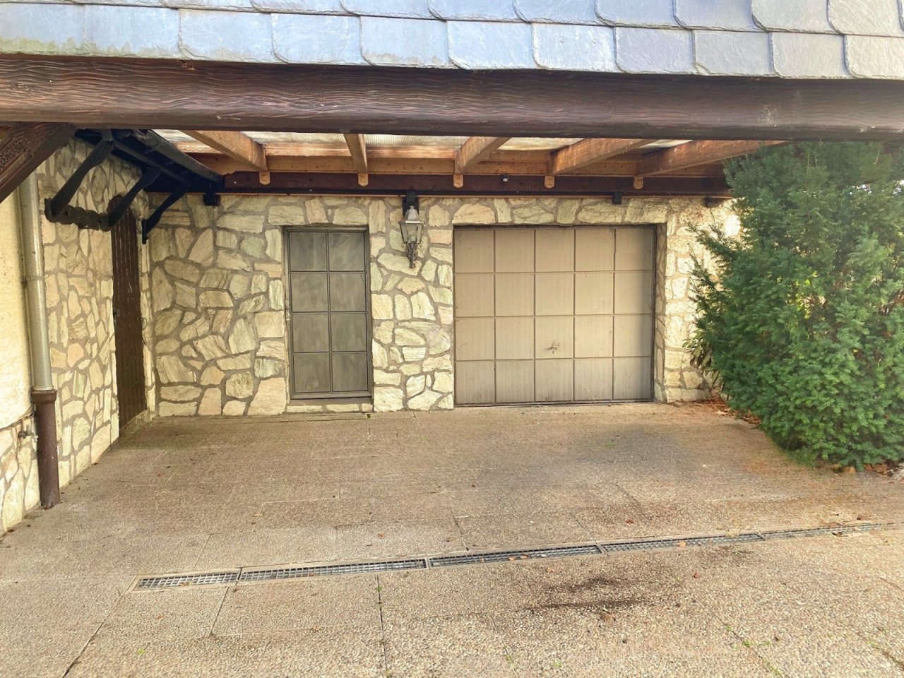 Blumenauer(c)- Garage Blumenauer(c)- Garage